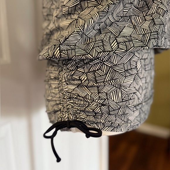 “ATHLETA” Laguna Side Scrunch Tankini - Picture 10 of 16